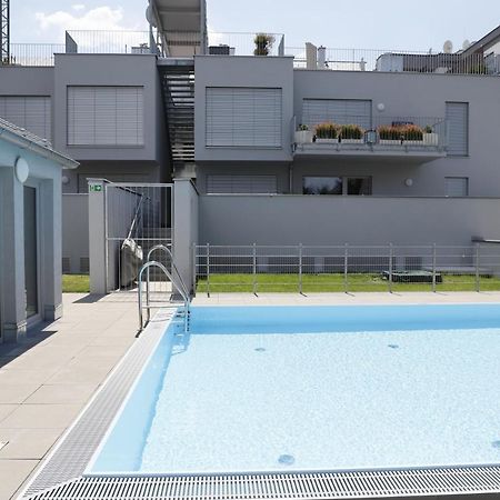 Yellow Flower Apartment With Pool - 5 Min To Lake 비엔나 외부 사진