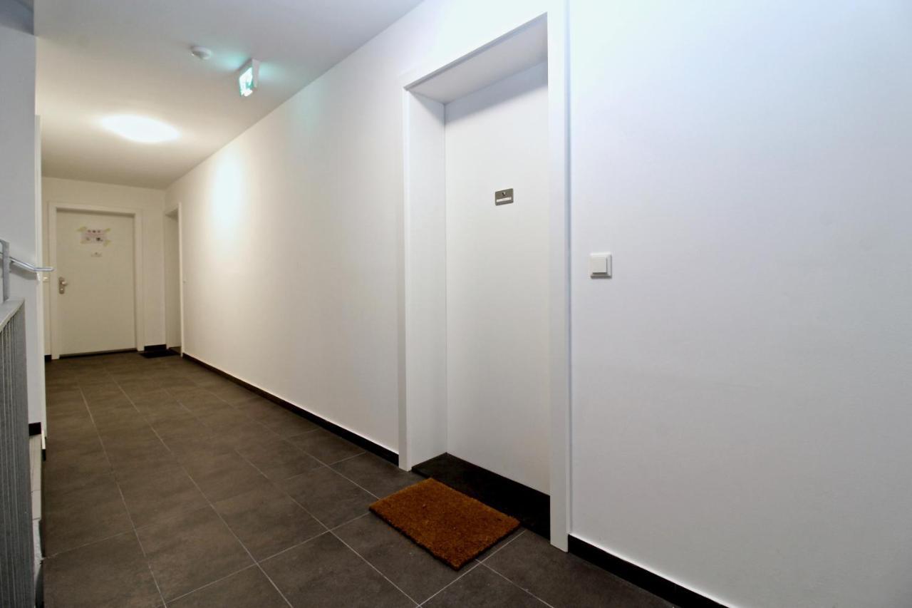 Yellow Flower Apartment With Pool - 5 Min To Lake 비엔나 외부 사진